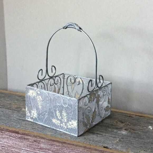 Holly & Ivy square Christmas basket gift Xmas classic silver gold - Picture 1 of 5